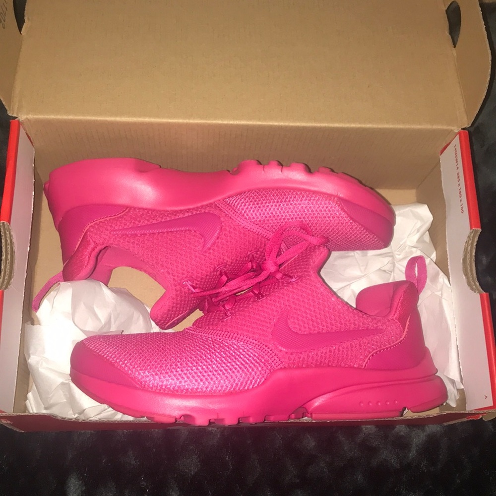 🚫 SOLD 🚫 Rare hot pink Presto Fly 💓